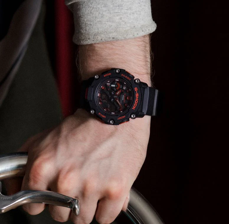 Casio G-Shock (GA2200BNR-1A) - Image 2