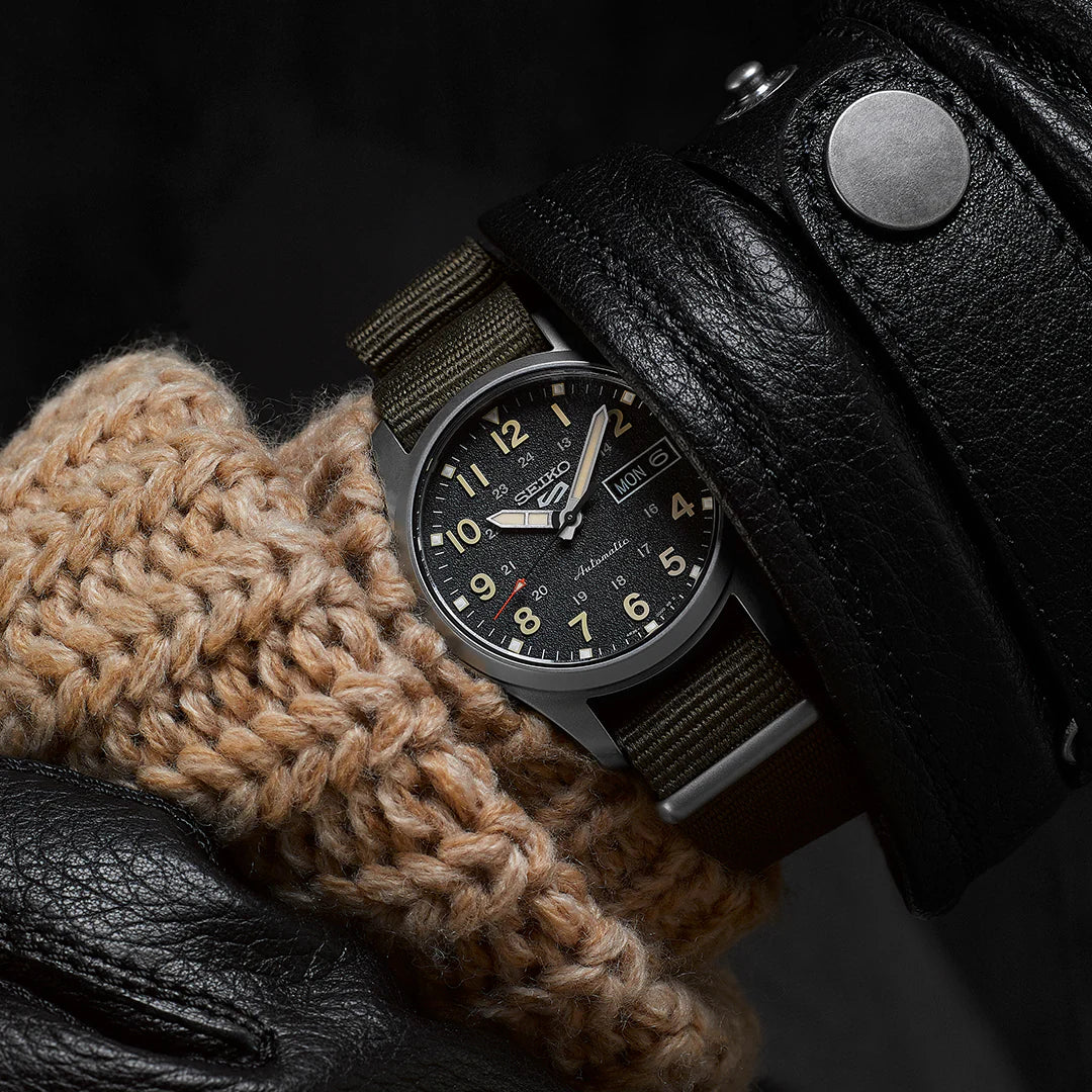 Seiko 5 Sports (SRPJ85K1) - Image 4